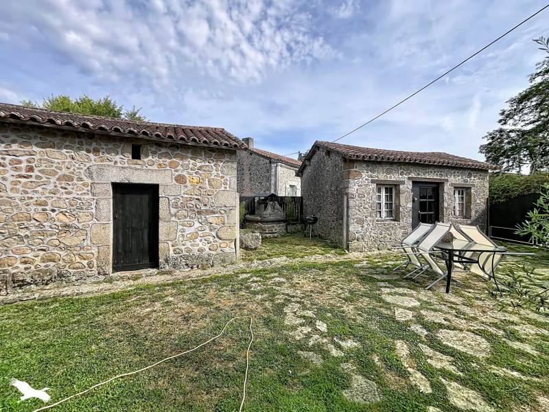 Vente Maison Étouars - 4 pièces -135 m² - (24360)