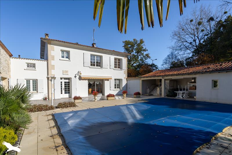 Vente Maison ST BRIS DES BOIS - 7 pièces -228 m² - (17770)