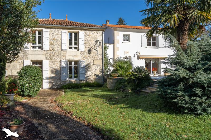 Vente Maison ST BRIS DES BOIS - 7 pièces -228 m² - (17770)