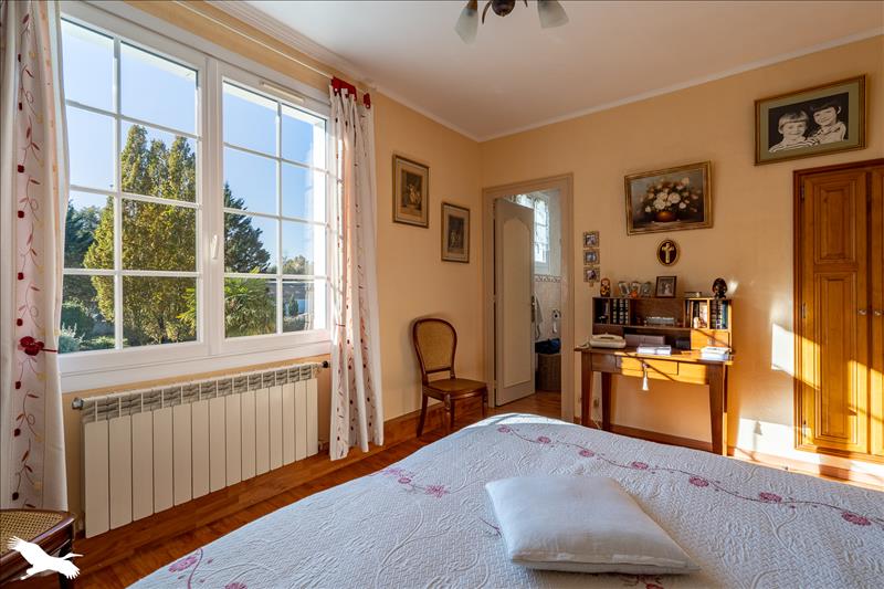 Vente Maison ST BRIS DES BOIS - 7 pièces -228 m² - (17770)