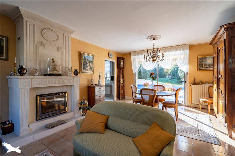 Vente Maison ST BRIS DES BOIS - 7 pièces -228 m² - (17770)
