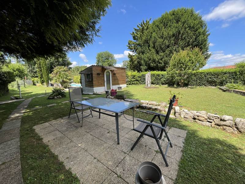 Vente Maison LE DOUHET - 8 pièces -275 m² - (17100)