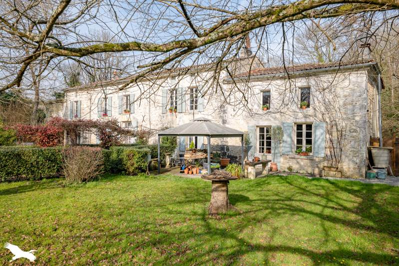 Vente Maison ST CESAIRE - 10 pièces -270 m² - (17770)