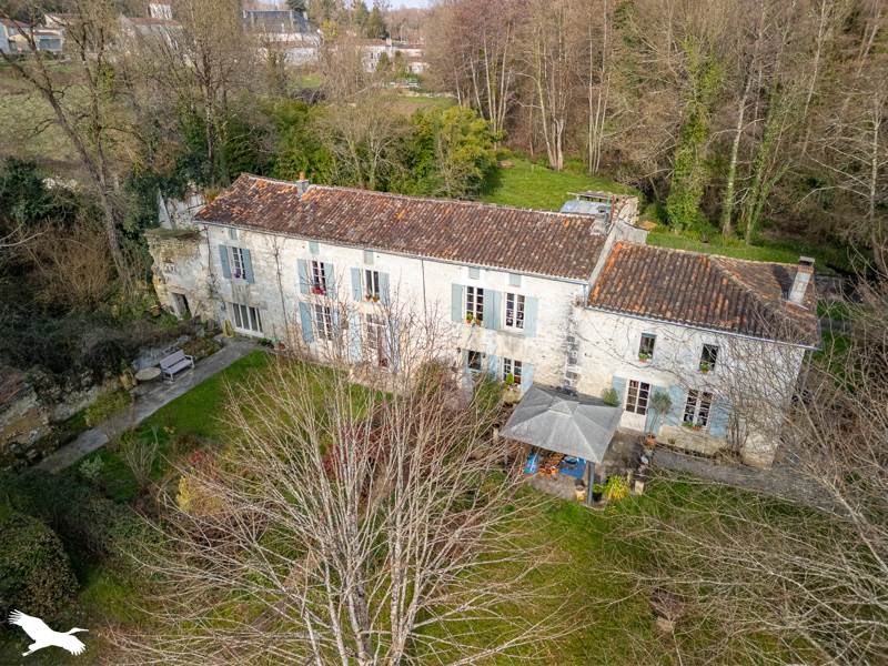Vente Maison ST CESAIRE - 10 pièces -270 m² - (17770)