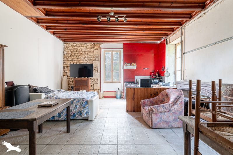 Vente Maison ECOYEUX - 13 pièces -600 m² - (17770)