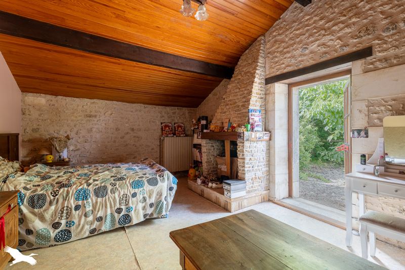 Vente Maison ECOYEUX - 13 pièces -600 m² - (17770)