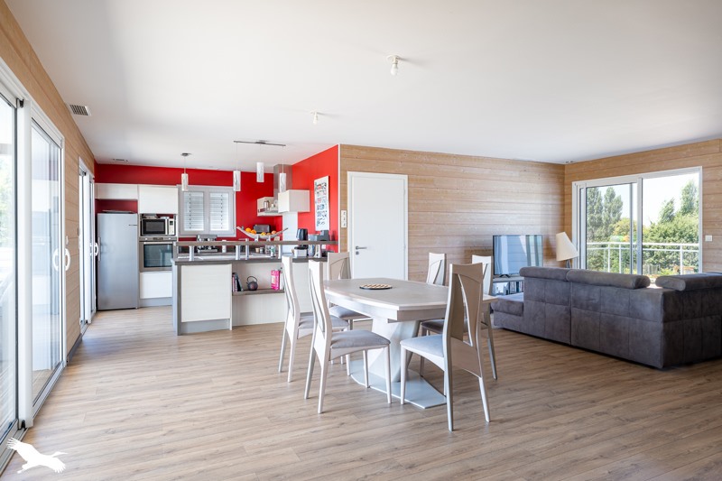 Vente Maison BUSSAC SUR CHARENTE - 6 pièces -151,9 m² - (17100)