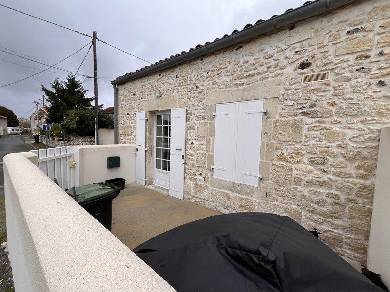 Vente Immeuble CHANIERS - -  234 m² - (17610)