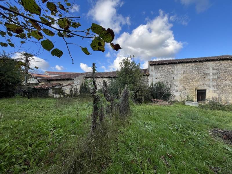 Vente Grange CHANIERS - 3 pièces -292 m² - (17610)