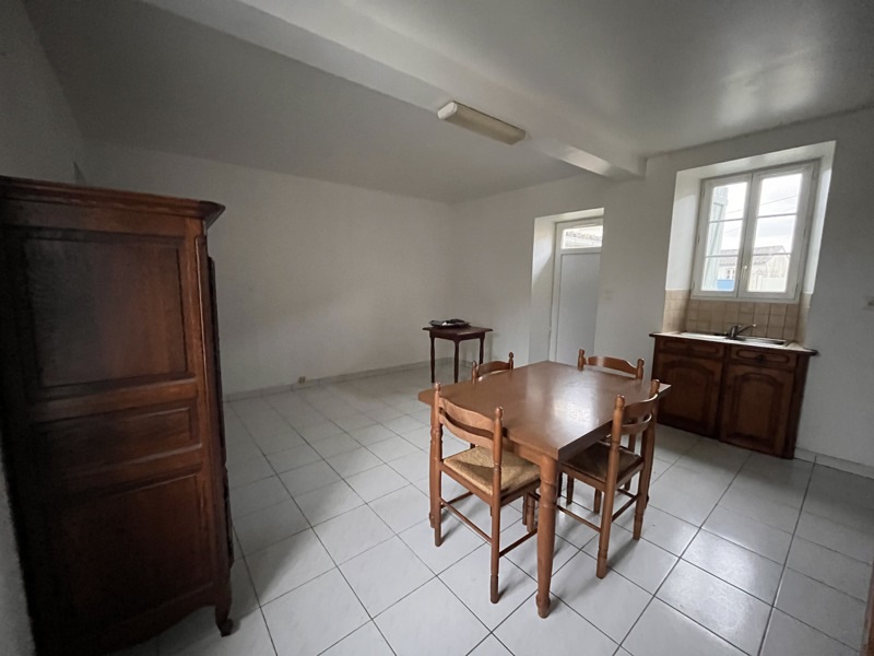 Vente Maison SAINTES - 2 pièces -38 m² - (17100)