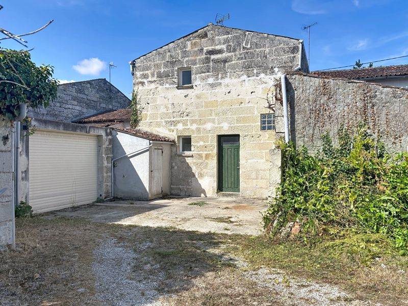 Vente Immeuble SAINTES - -  171 m² - (17100)