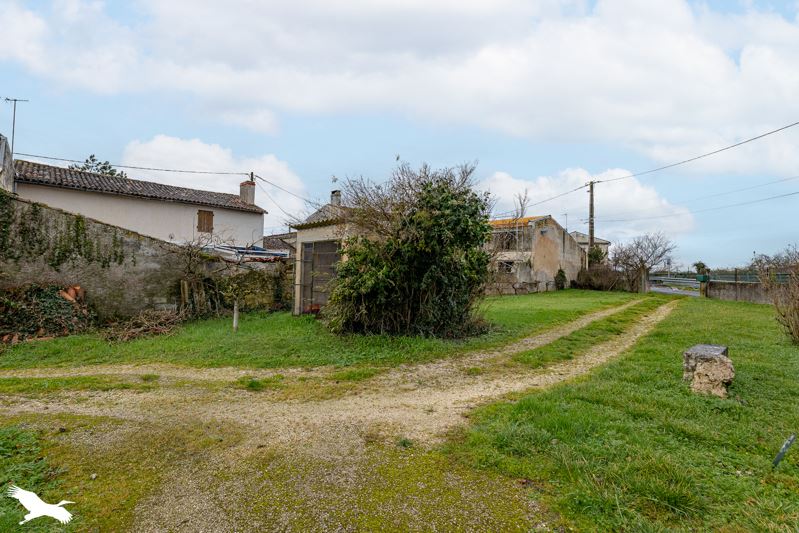 Vente Maison SAINTES - 6 pièces -171 m² - (17100)