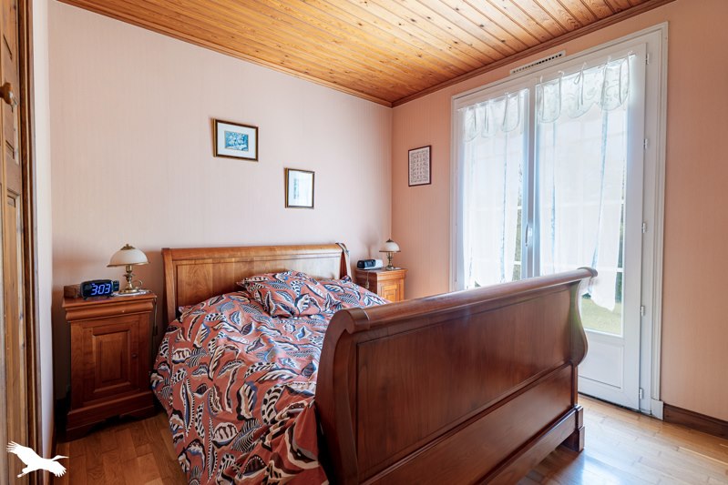 Vente Maison BUSSAC SUR CHARENTE - 6 pièces -102 m² - (17100)