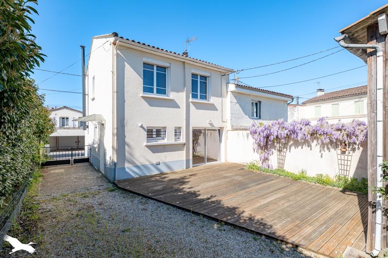 Vente Maison SAINTES - 7 pièces -118 m² - (17100)