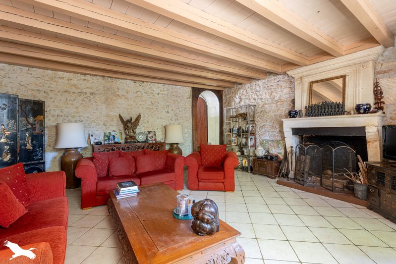 Vente Maison ECOYEUX - 8 pièces -225 m² - (17770)