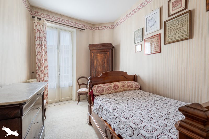 Vente Maison SAINTES - 7 pièces -118 m² - (17100)