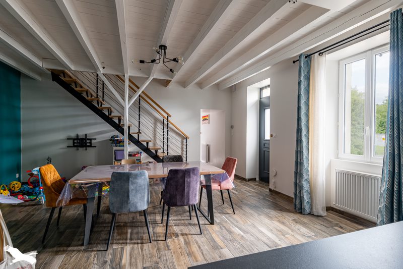 Vente Maison LA CHAPELLE DES POTS - 6 pièces -134 m² - (17100)