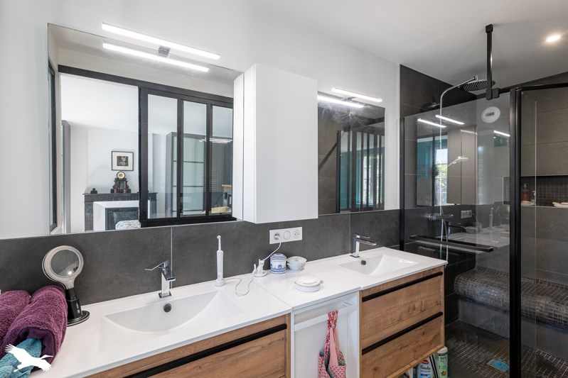 Vente Maison CHANIERS - 8 pièces -230 m² - (17610)