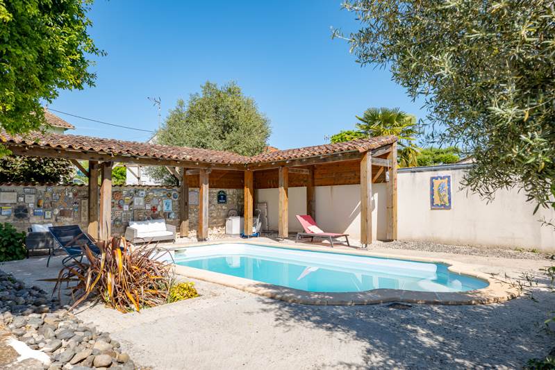 Vente Maison CHANIERS - 8 pièces -230 m² - (17610)