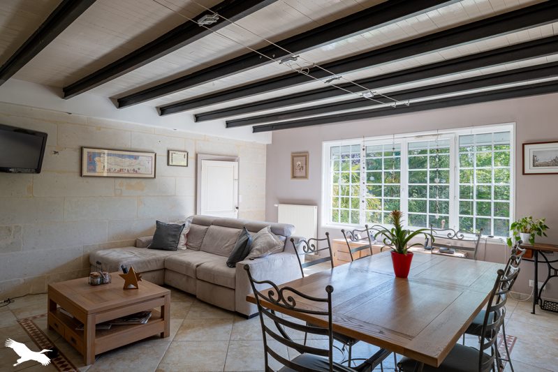 Vente Maison CHANIERS - 8 pièces -230 m² - (17610)