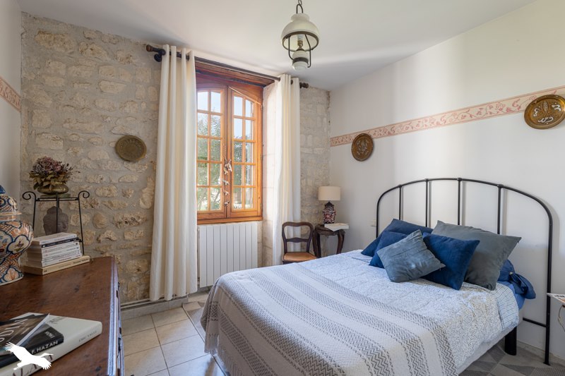 Vente Maison BUSSAC SUR CHARENTE - 9 pièces -218 m² - (17100)